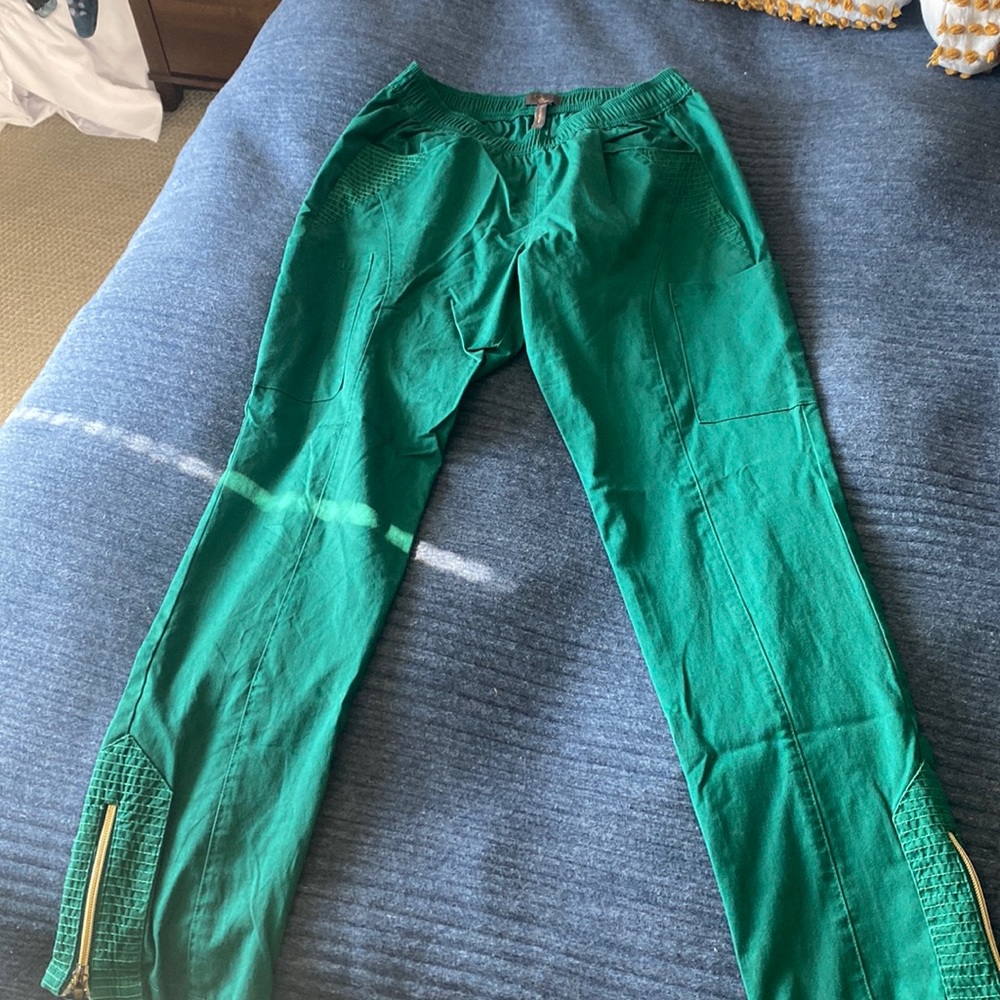 Jaanuu scrub pants
